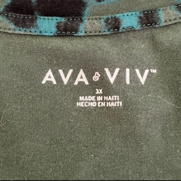 *SOLD* EUC AVA & VIV Animal Print Designer Logo V-Neck Cap-Sleeve Summer Top - Picture 3 of 3